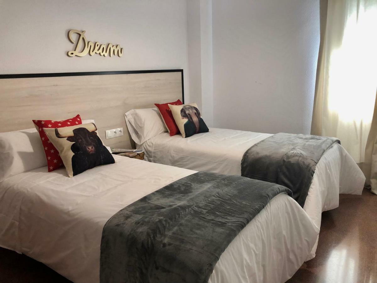 Gatu Premium Villa Aramburu, " Preferente Mayores De 25 Anos Y Familias " El Puerto de Santa María Esterno foto